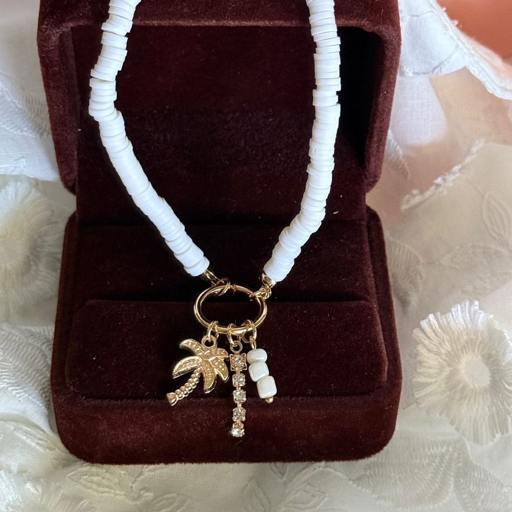 Tropical Charm Necklace - Picture 3 of 3